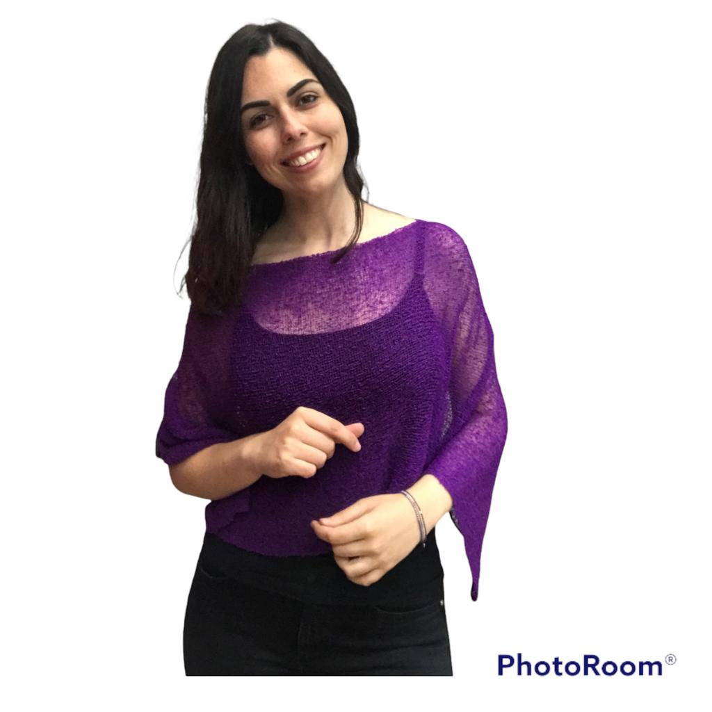 Poncho de crochet violeta